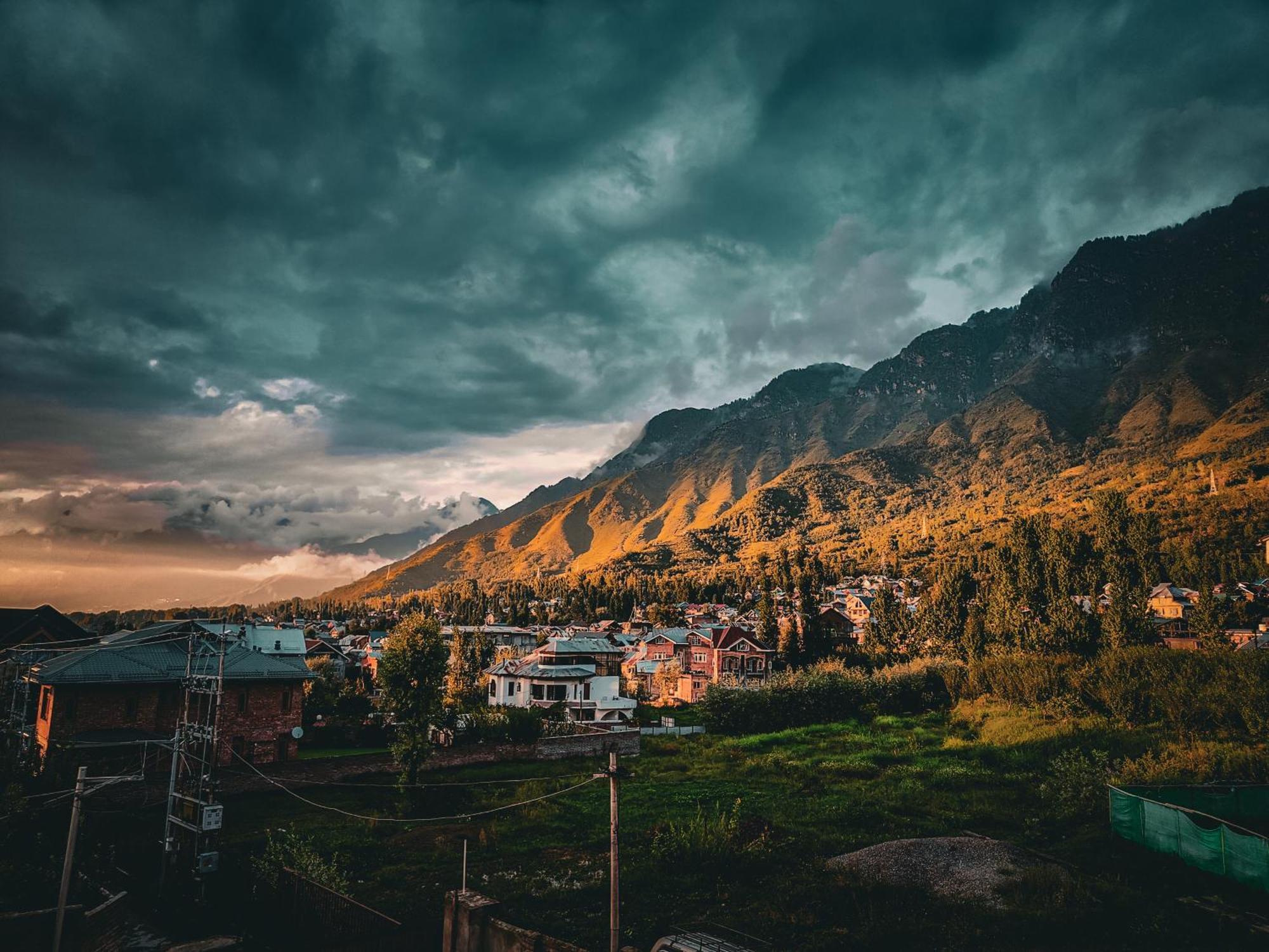 Zabarwan Peaks Villa Srinagar  Exterior photo